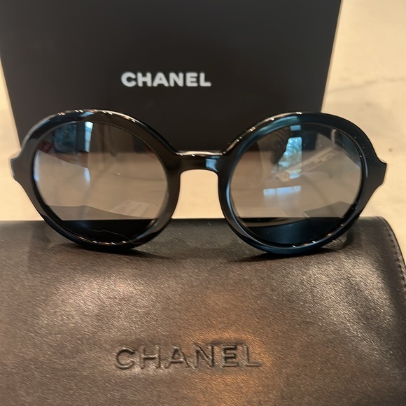 Chanel polarized sunglasses - Picture 4 of 6